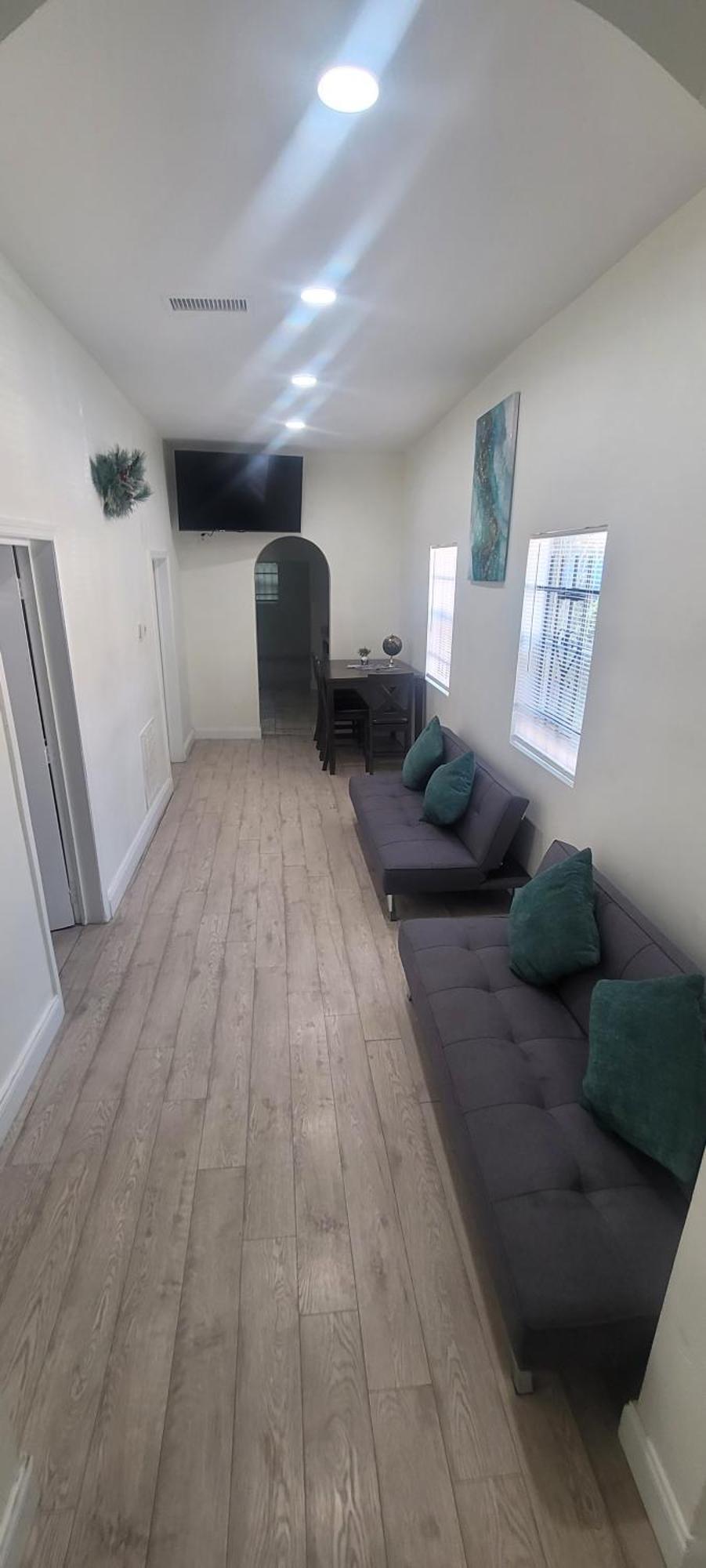Large, Central, Lovely & Cozy 4Bed/2Bath - House By Everbank Stadium ג'קסונוויל מראה חיצוני תמונה